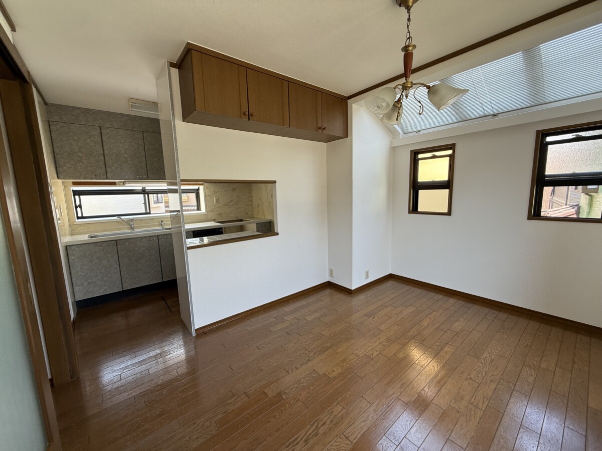 2020s steel-frame house, 15-min walk to station, Ehime