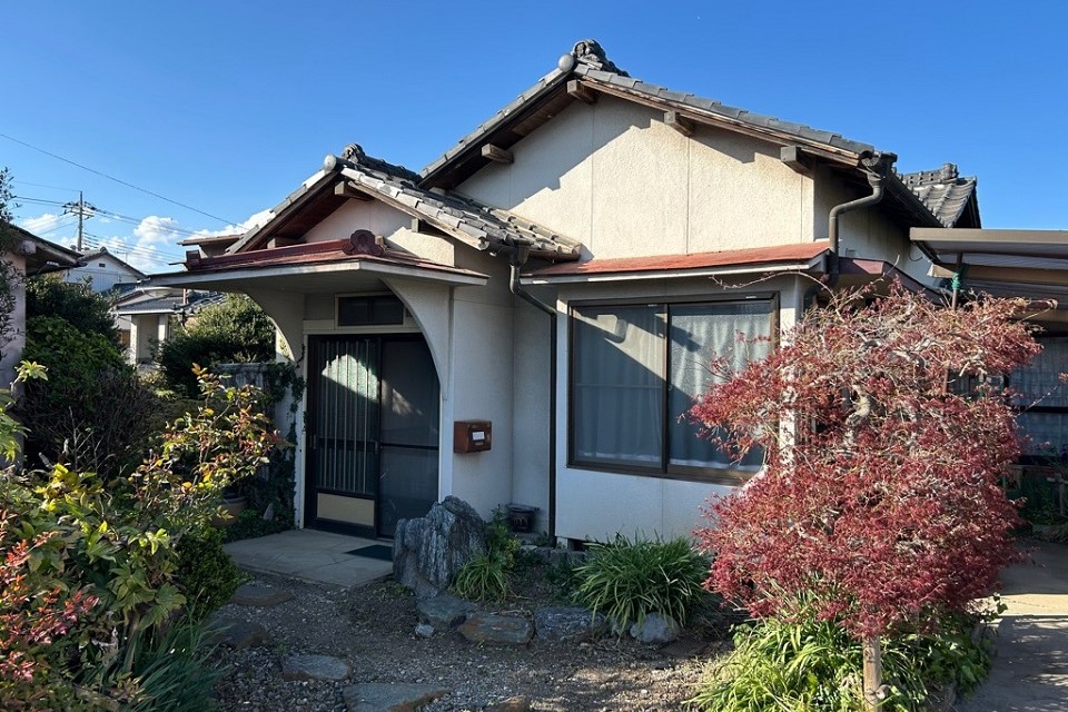 1960s wood house, 18-min walk to station, Tochigi
