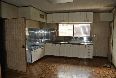 1960s wood house, 14-min walk to station, Hyogo