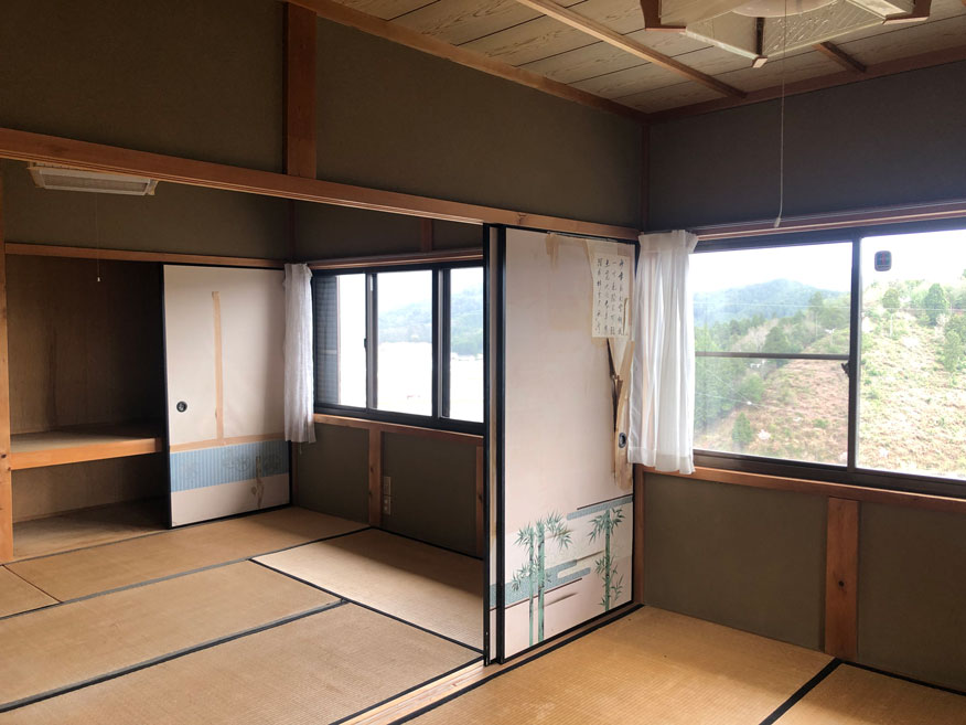 Wood house with outbuildings in Yagi, Nantan