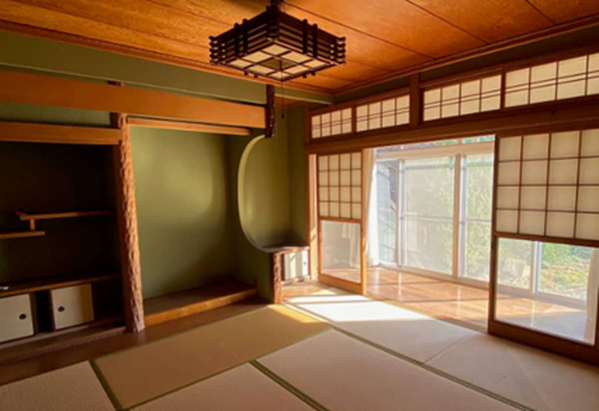 1970s wood house on a large plot in Hiroshima