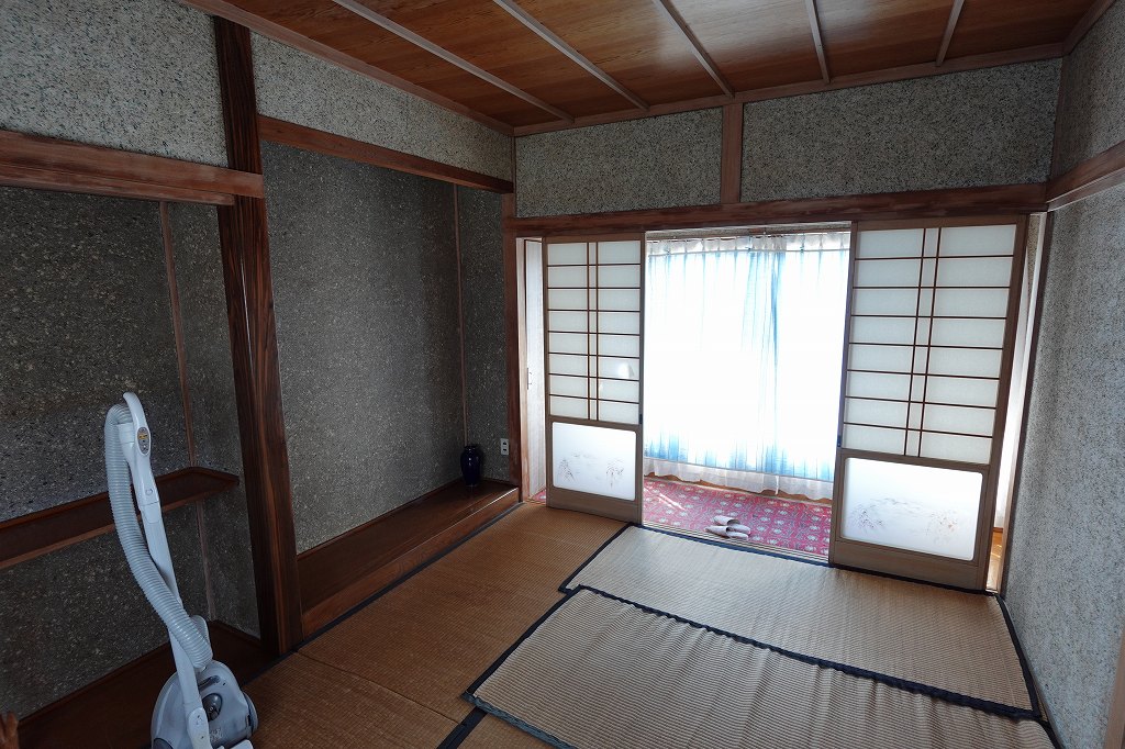 1960s wood house, 11-min walk to station, Nagano