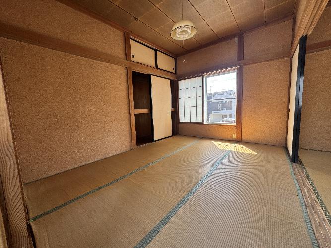 1970s wood house, 6-min walk to station, Tokamachi, Niigata