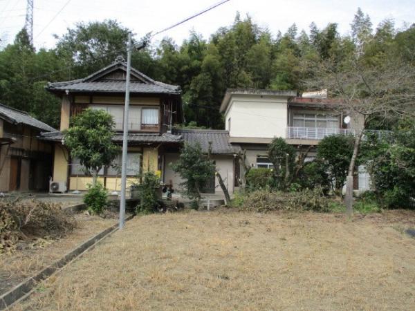House, 14-min walk to station, Ehime
