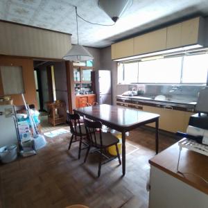 1980s wood house on a large plot in Niigata