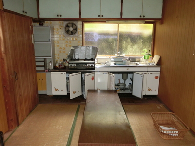 1960s wood house, 3-min walk to station, Kochi