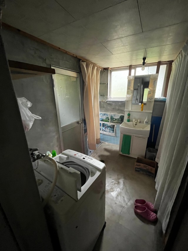 Wood house in Wadomari, farmland, approval needed