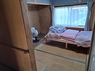 1970s house on a large plot in Sueyoshi, Soo