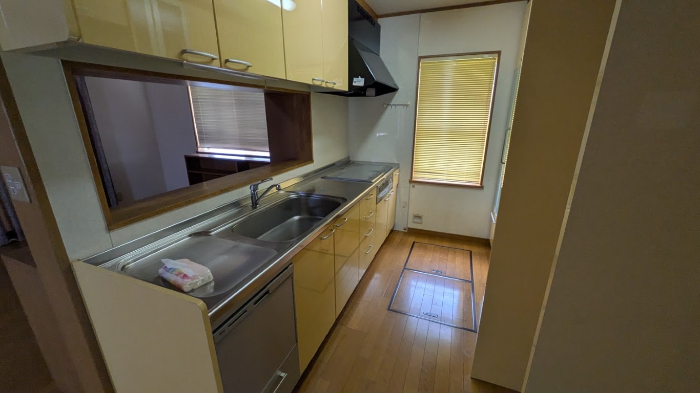 2000s wood house in Gifu