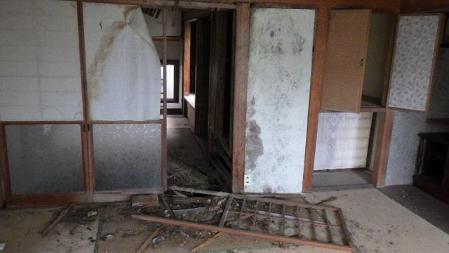 1960s wood house, 16-min walk to station, Nagasaki