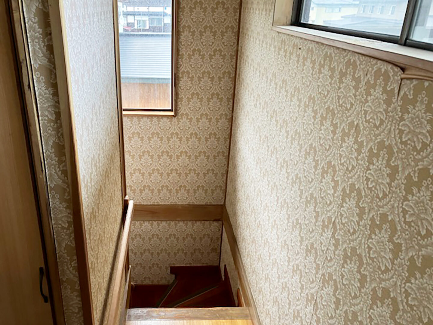 1980s wood house on a large plot in Yamagata