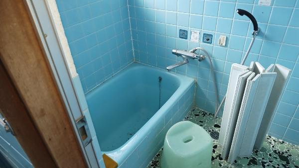 1970s wood house on a large plot in Hyogo