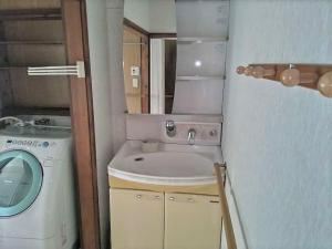1970s wood house, 8-min walk to station, Shimane