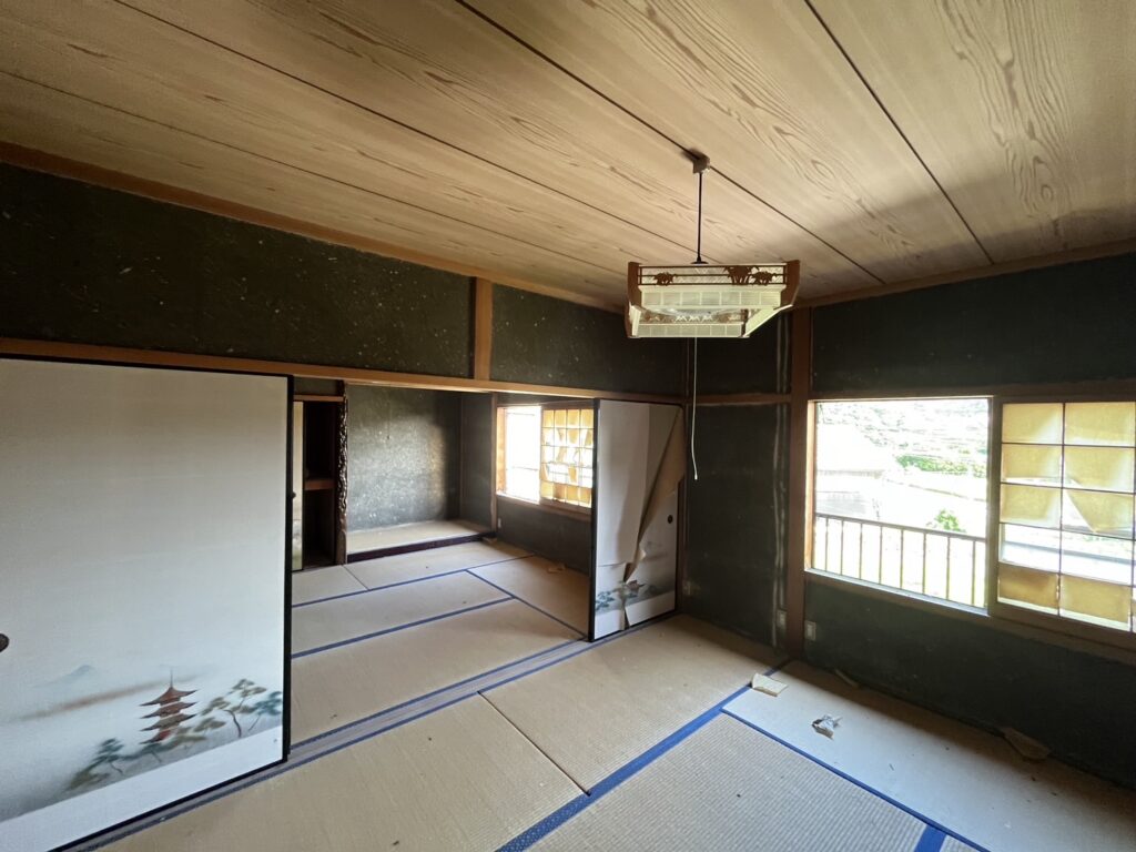 1980s wood house in Tango, Kyotango, farmland, approval needed