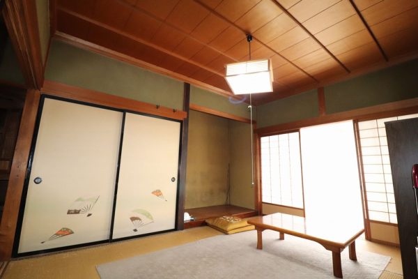1970s wood house, 10-min walk to station, Shimane