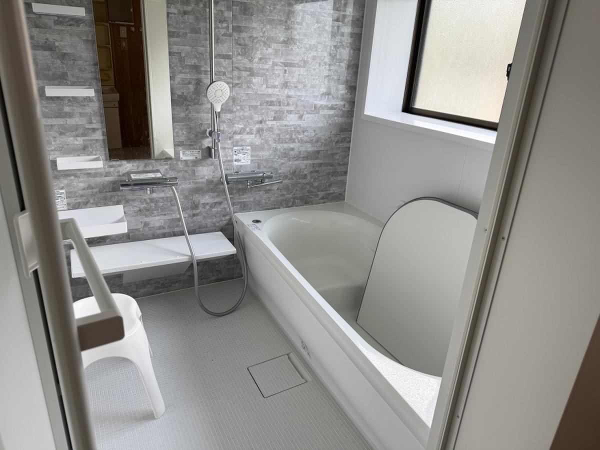 1980s wood house in Miyazu, Kyoto, farmland, approval needed