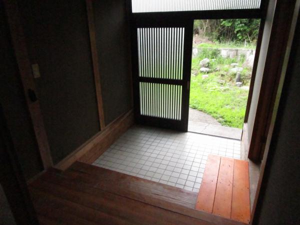 1860s wood house on a large plot in Oita