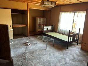 1960s wood house, 12-min walk to station, Nara