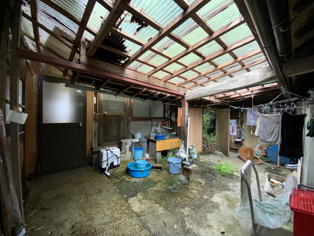 1940s wood house on a large plot in Yamaguchi