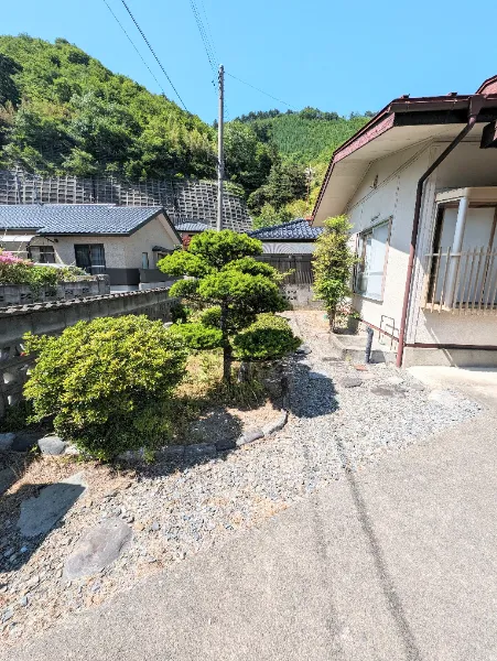 1970s steel-frame house, 16-min walk to station, Iwate
