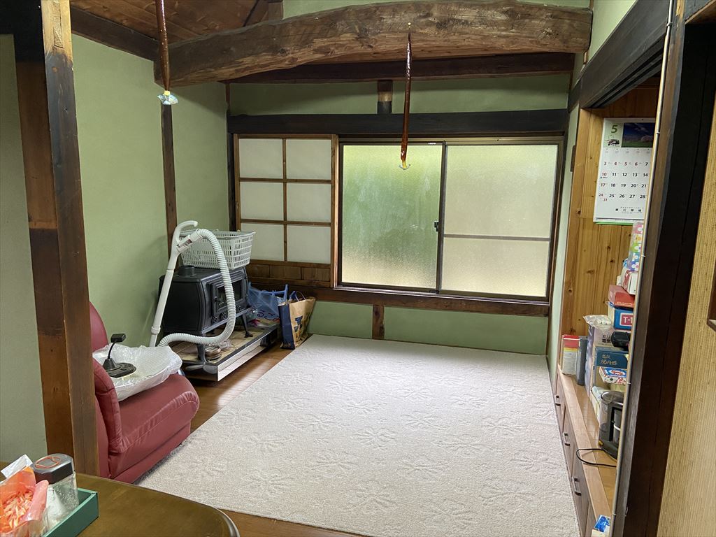 1960s wood house with storehouses in Mie