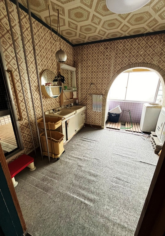 1970s house, 3-min walk to station, Miyazaki