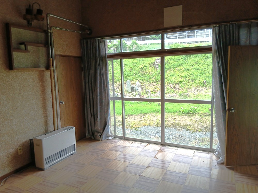 1960s wood house, 11-min walk to station, Iwate