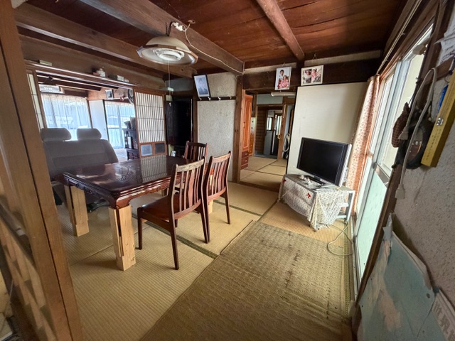 Wood house in Ehime