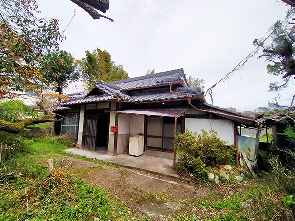 Attractive large land! Recommended for those who want to revive a traditional old house