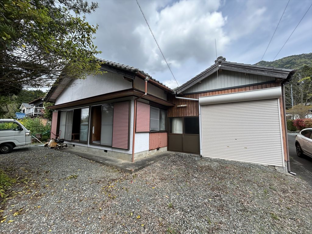 1970s wood house in Mie