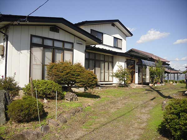 1960s wood house on a large plot in Iwate