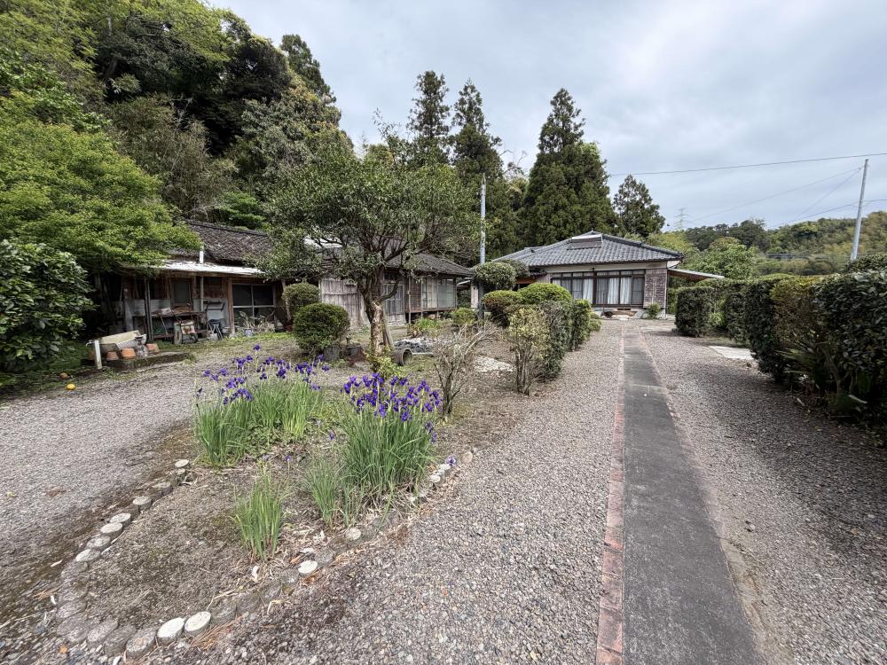1980s wood house in Kushira, Kanoya, farmland, approval needed
