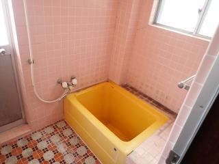 1970s concrete house, 1-min walk to station, Oita