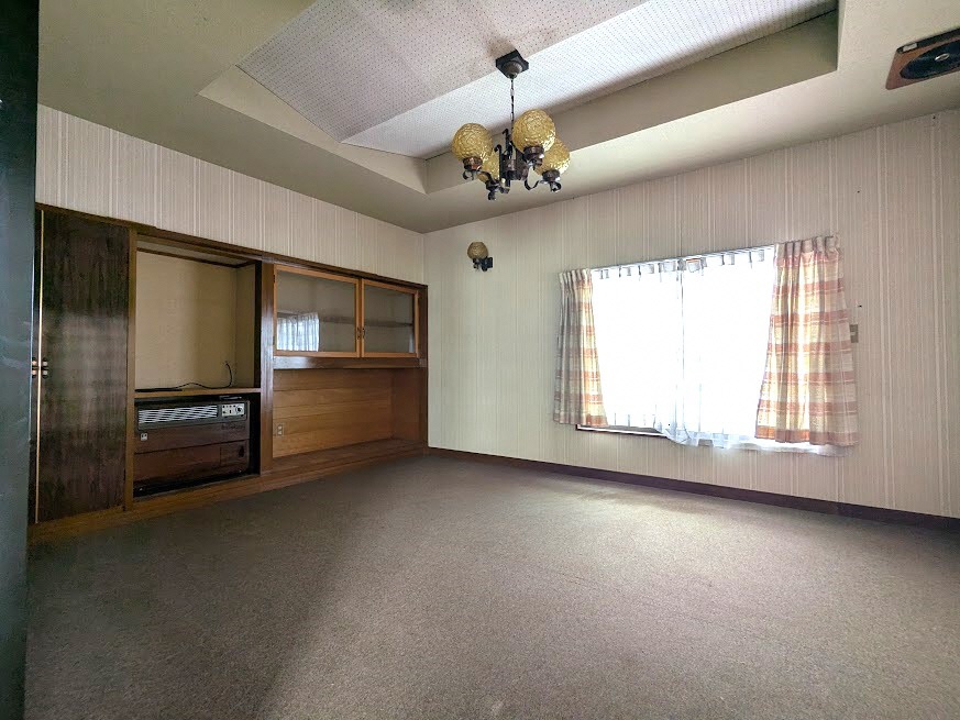 1970s wood house, 17-min walk to station, Yamagata