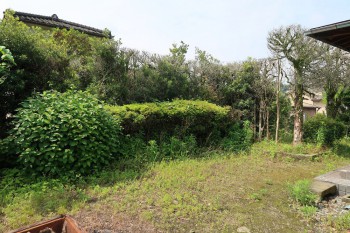 1980s house with outbuildings in Minamisatsuma, Kagoshima