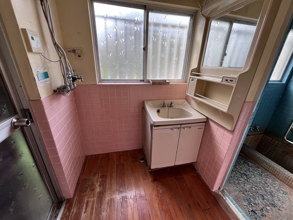 1970s house near the coast in Togata, Ibusuki