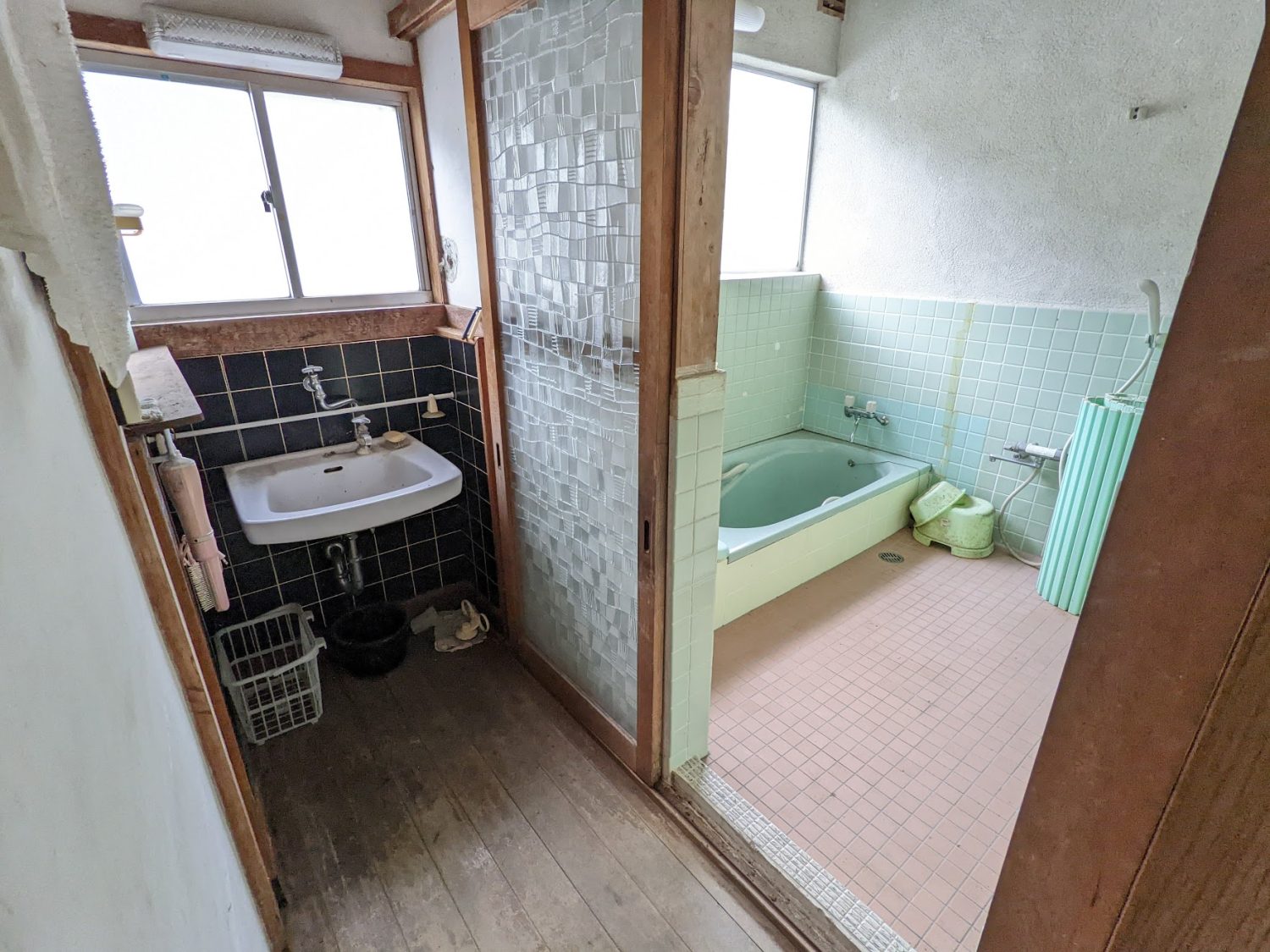 1960s wood house in Hyogo