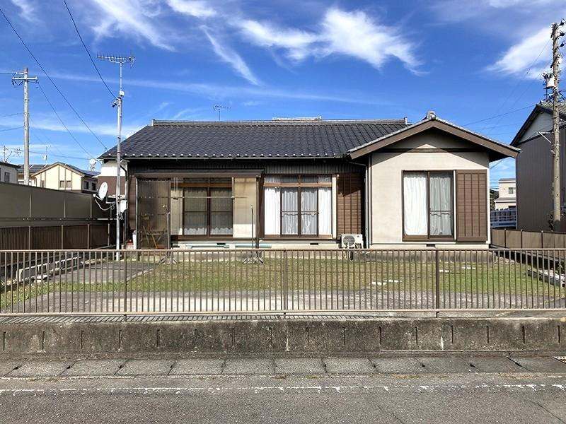 1990s wood house, 14-min walk to station, Shizuoka