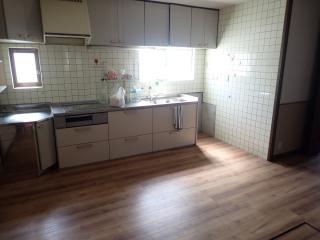 1970s concrete house, 1-min walk to station, Oita