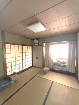1960s wood house, 16-min walk to station, Shimane