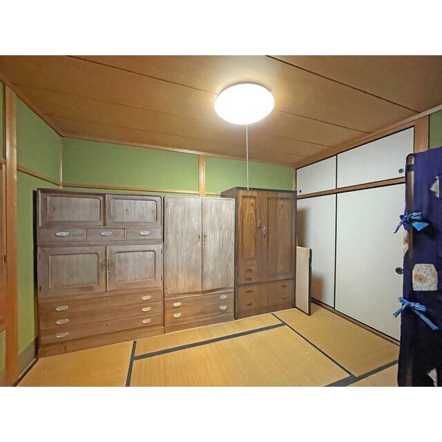 1970s wood house, 15-min walk to station, Mie