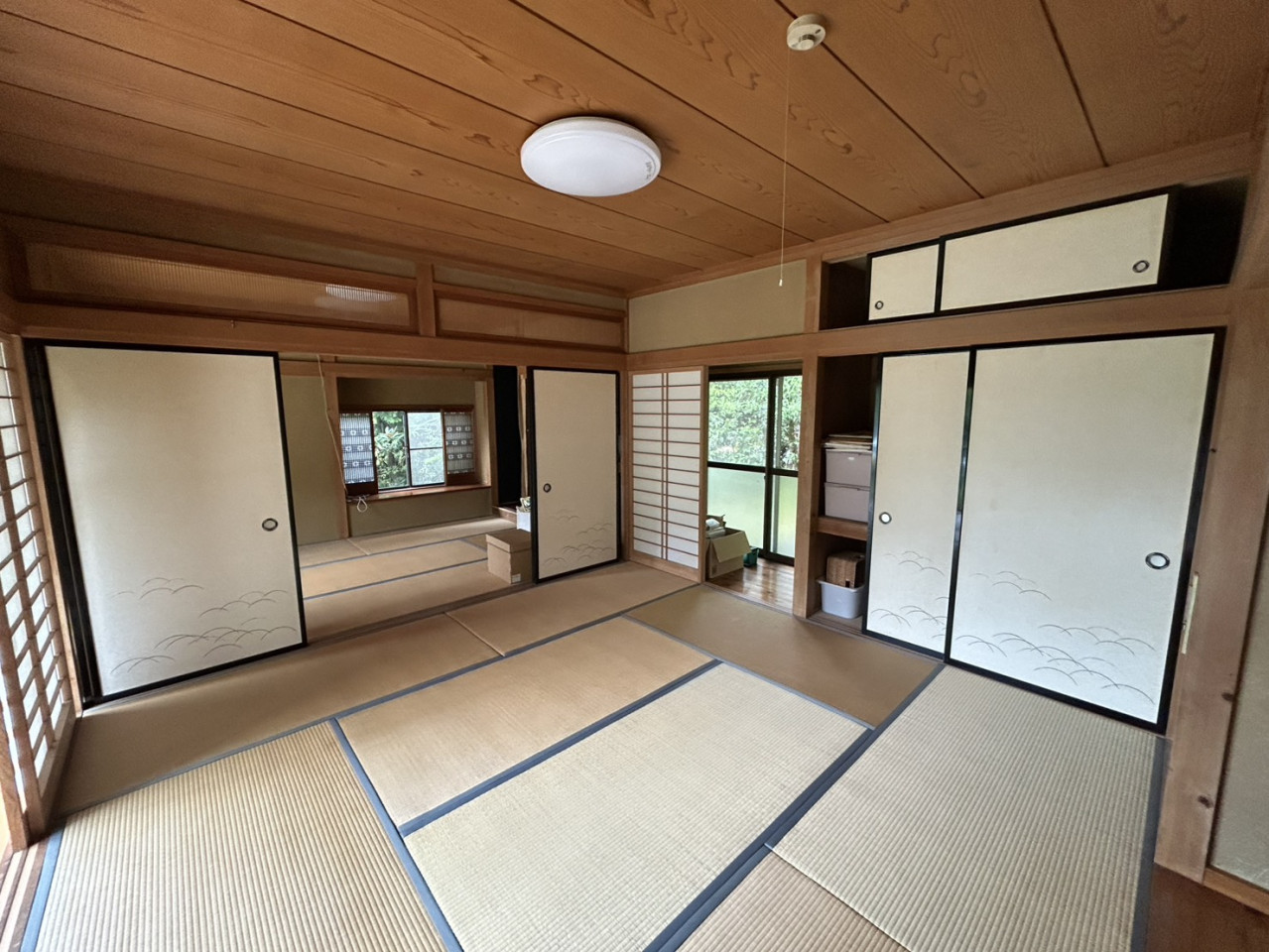 1980s wood house on a large plot in Tochigi