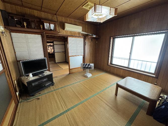 1970s wood house, 11-min walk to station, Tokamachi, Niigata