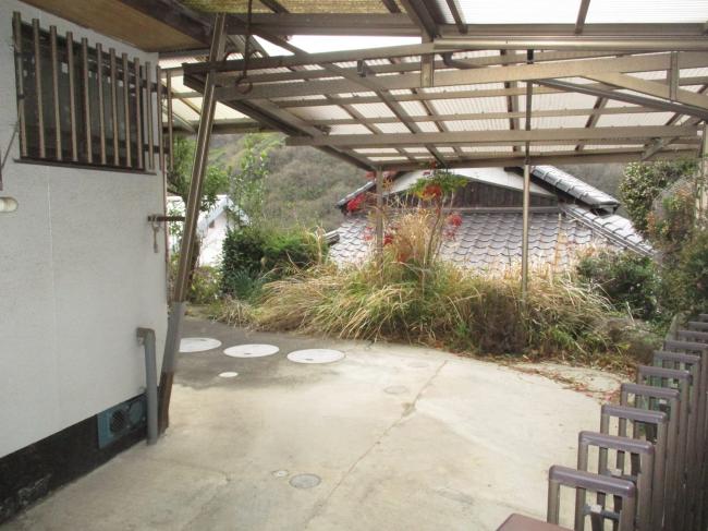 1920s wood house on a large plot in Okayama