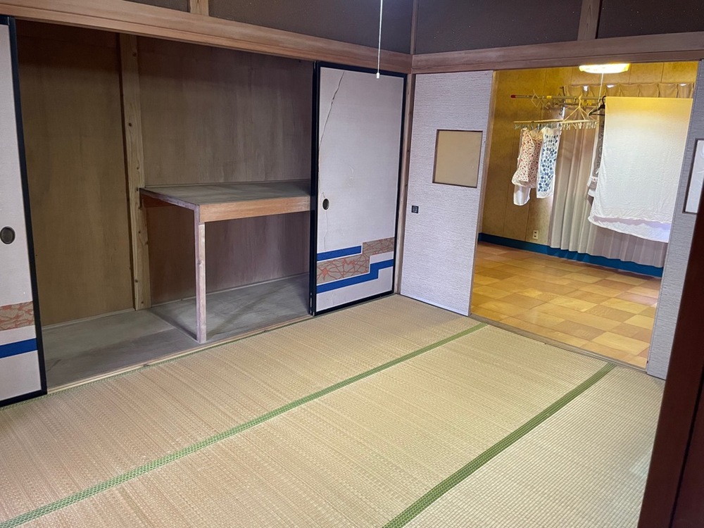 1960s wood house, 3-min walk to station, Toyama