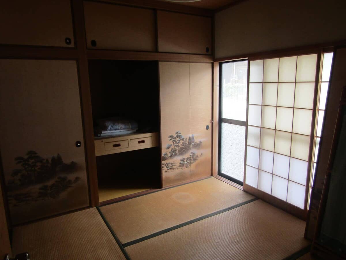 1980s wood house