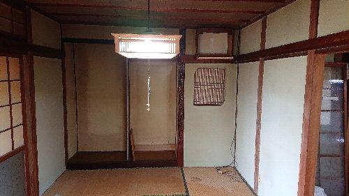 1970s wood house, 16-min walk to station, Nagasaki