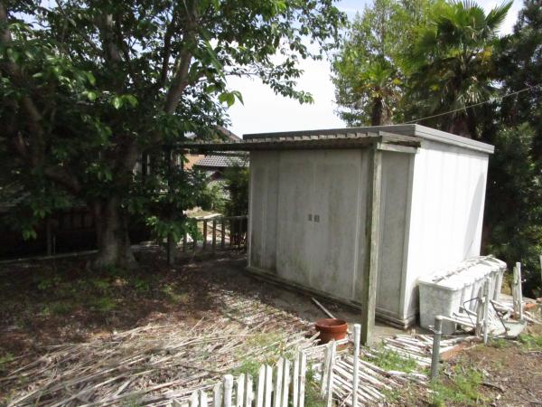 1990s wood house in Oita