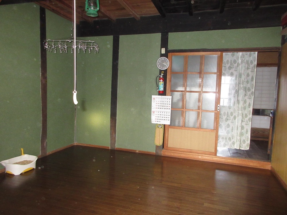 1920s wood house on a large plot in Iwate