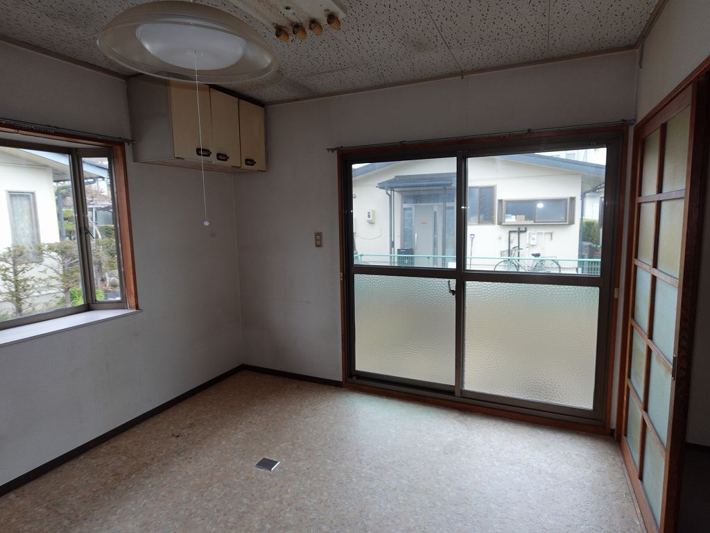 1980s steel-frame house, 17-min walk to station, Nagano